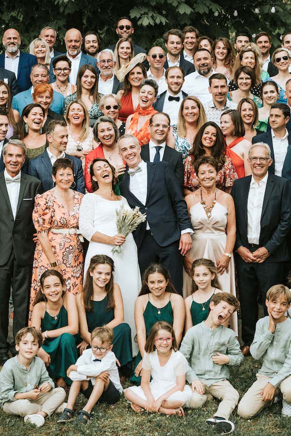 photographie de célébration d'un groupe d'une famille à un mariage à Marseille en Provence